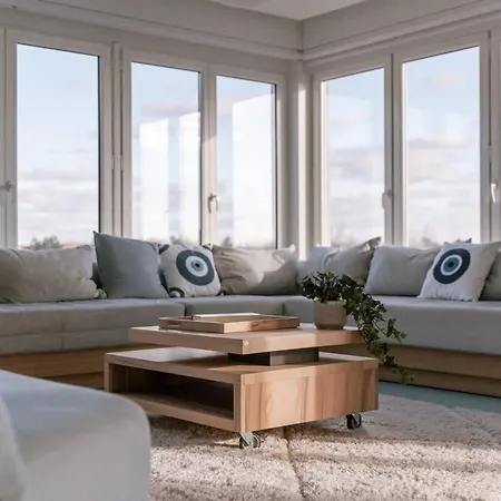 Daire Huswell - Beautiful With Stunning View